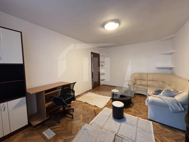 Apartament cu 3 camere decomandat, mobilat în Zorilor