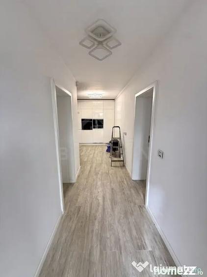 Casă cu 4 camere cu Teren 500 Mp în Malu Mare