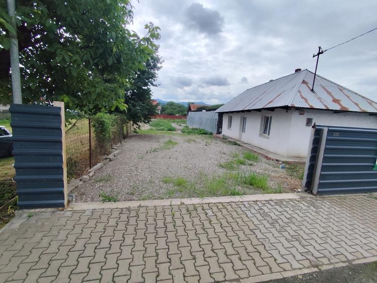 Spațiu comercial, de 1,400 mp, în Dumbrava