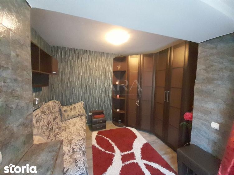 Apartament cu 3 camere decomandat, mobilat în Central — fotografia 3