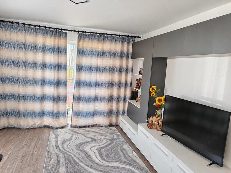 Apartament cu 2 camere decomandat în Tractorul