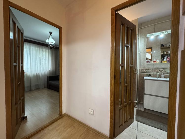 5 cam. etaj 1, 96 mp, decomandat, renovat, zona Zahana - 7