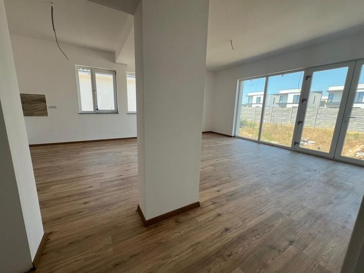 Casa parter Tunari 5 camere curte 500m2, UTILITATI, zona buna - 2