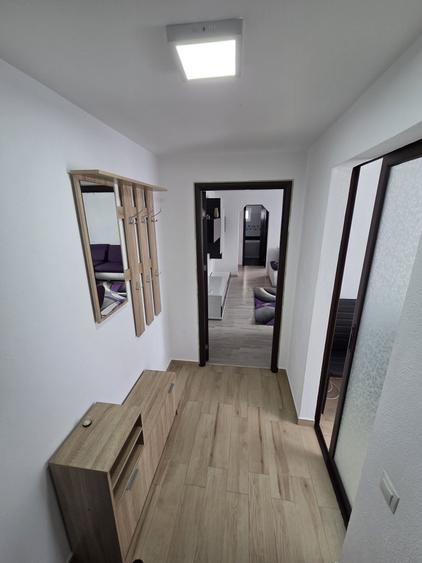 Inchiriez apartament cu 2 camere situat in M11 - 3