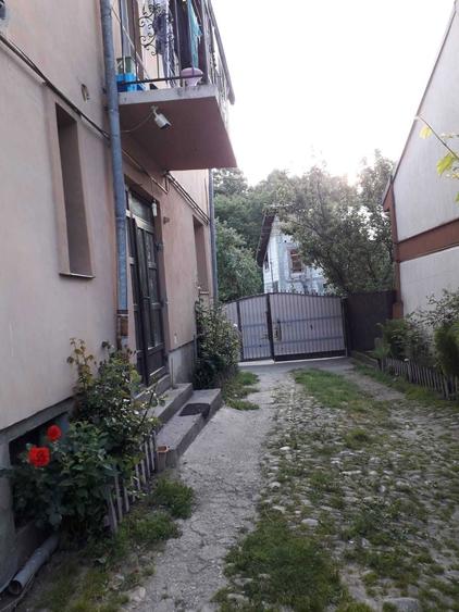 De vanzare vila S+P+1 ( 2 apartamente tip duplex) 7camere, 2 bai. - 7