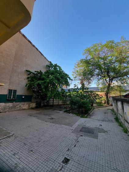 Dacia - 3 Camere - Garaj - Curte - 34