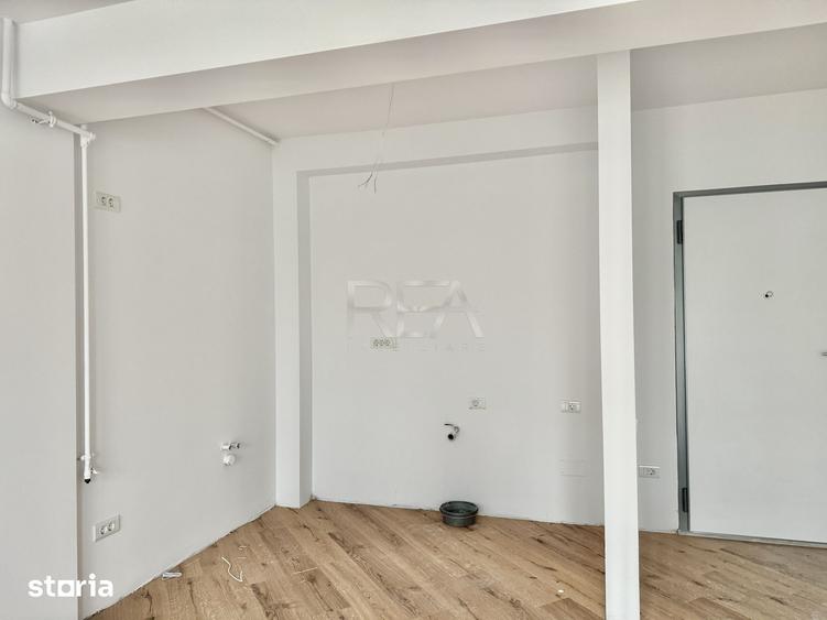 Apartament cu 3 camere semidecomandat în Iancului
