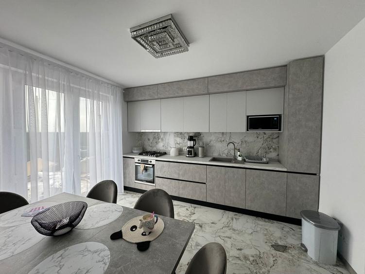 GARAJ INTERIOR,POMPA CALDURA,FOTOVOLTAICE CARTIER PRIVAT FLORILOR VILLA 4 - 5