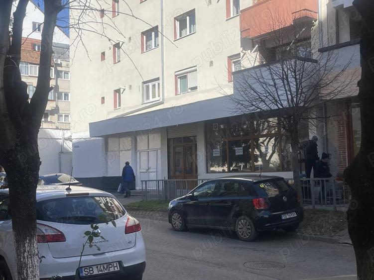 Inchiriez spatiu comercial - 2