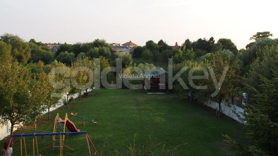 Vila moderna, garaj si vecinatati linistite