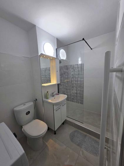 Ofer spre inchiriere apartament in Calarasi, renovat 2026, zona 5 Calarasi, deasupra bijuteriei zona linistita, civilizata, - 3