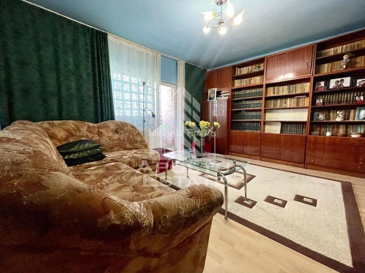 Apartament cu 3 camere decomandat, mobilat în Soarelui