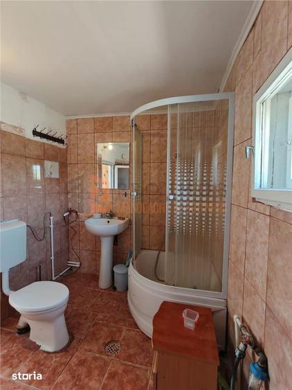 Casa tip parter zona Candesti - 10