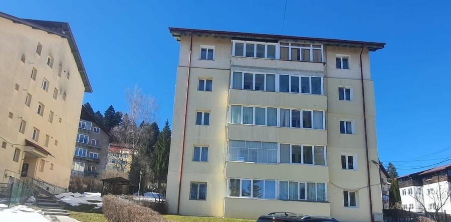 Va oferim spre vanzare aprtament 3 camere et1, zona centrala Predeal - 1