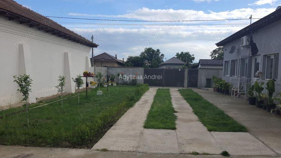 Casa de vanzare Nanov ?oseaua principala langa primarie