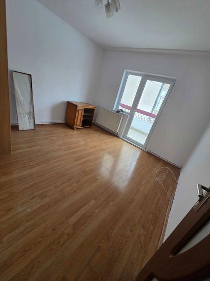Vand apartament 3 camre zona centrala, 1 Mai, 65 m2 - 10