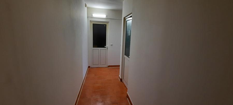 Cladire amenajata zona Grivita-Scoala 8 - 11