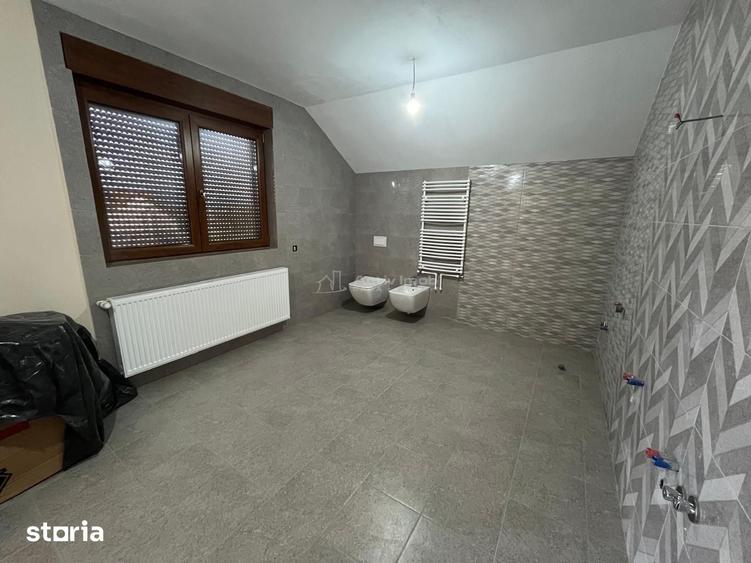 Casă cu 5 camere cu Teren 600 Mp în Central