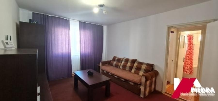 Inchiriez apartament 3 camere,situat pe B-dul Mihai Viteazu, et.3 - 2