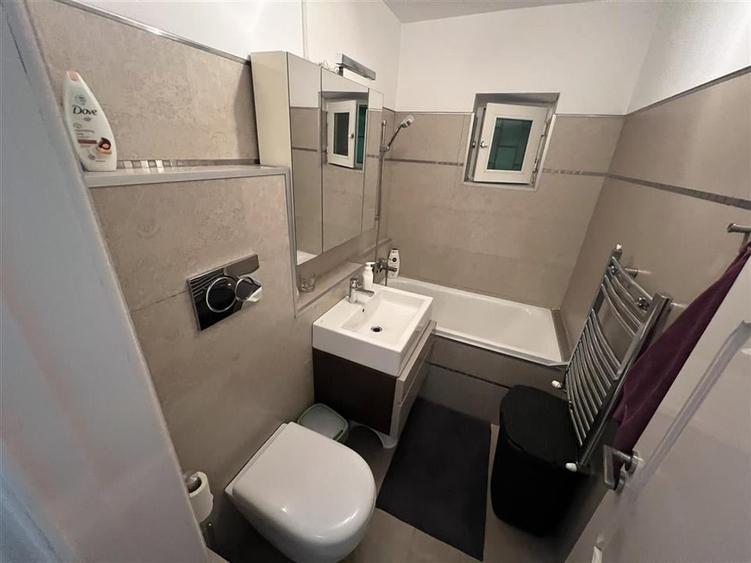 Ap 4 camere,renovat,3 AC, centrala, mobilat si utilat, Petre Liciu - 17