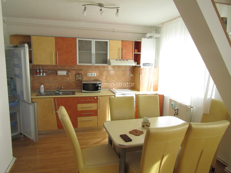 Apartament cu 2 camere + living, pe două niveluri, complet utilat și mobilat