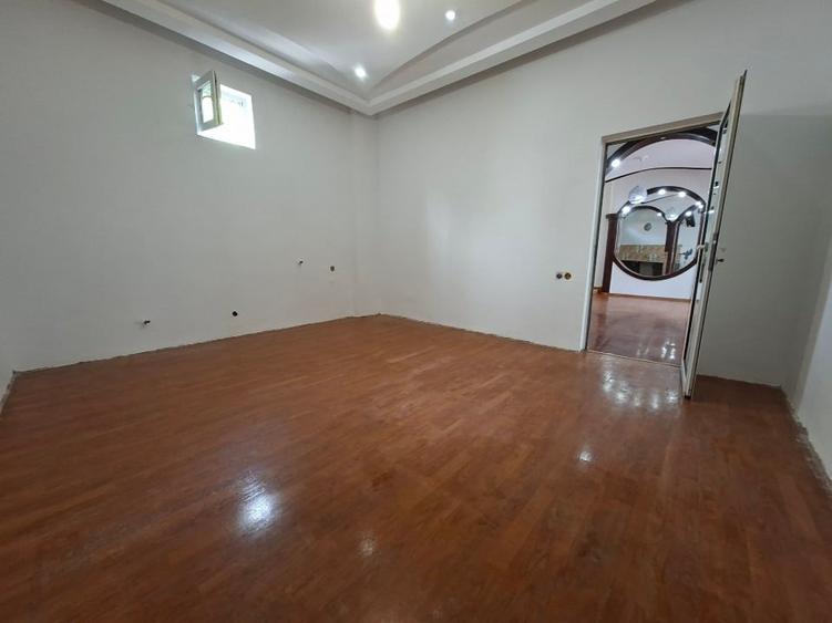 Piata Unirii, Calea Calarasilor, Hala Traian, PROPRIETAR, vand casa P+M, 4 cam. - 8