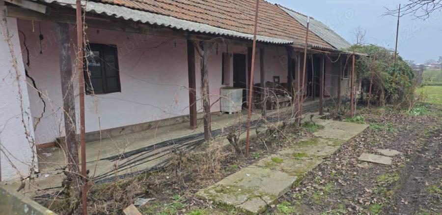 Vand casa veche la ?ara,cu teren aferent,la 5km de sta?iunea balneara Ta?nad! - 1