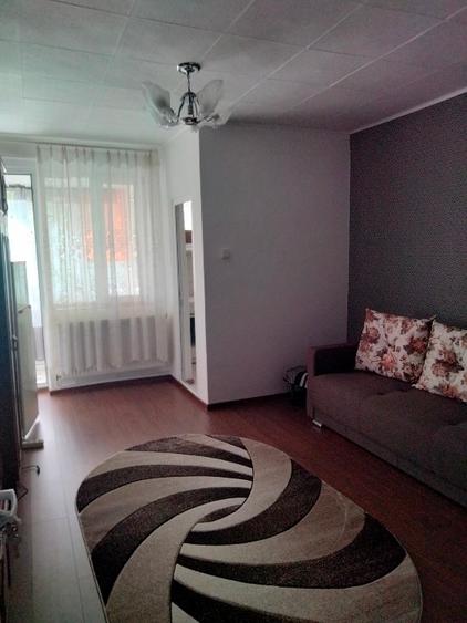 Garsoniera de închiriat pe termen de 6 luni 1200 roni - 2