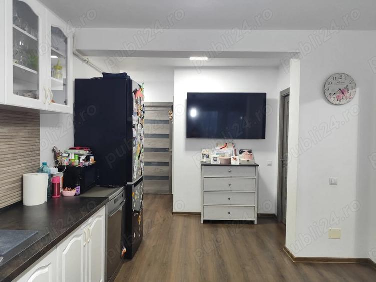 Inchiriez apartament cu 3 camere in Flore?ti, zona Porii - 10