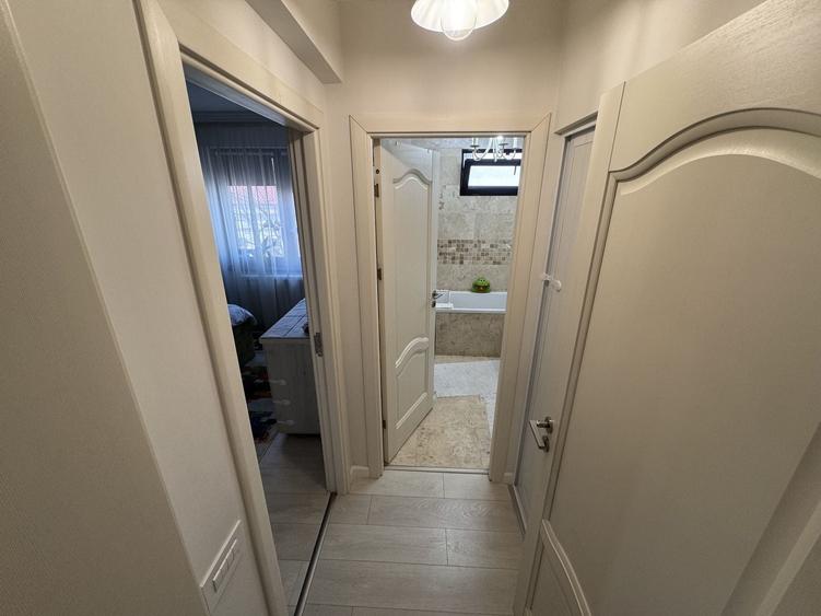 Apartament 2 camere renovat zona Tomis Mall - 11