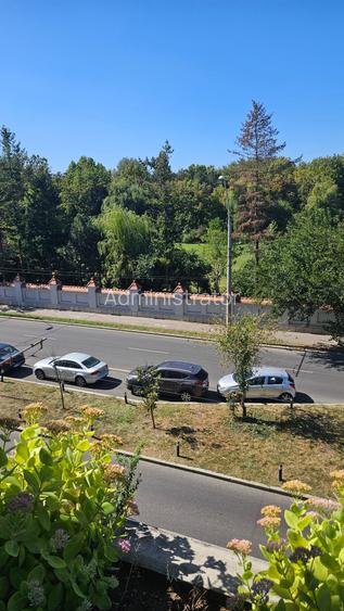 Apartament cu vedere superba spre Palatul Cotroceni Apartament cu vedere superba spre Palatul Cotroceni