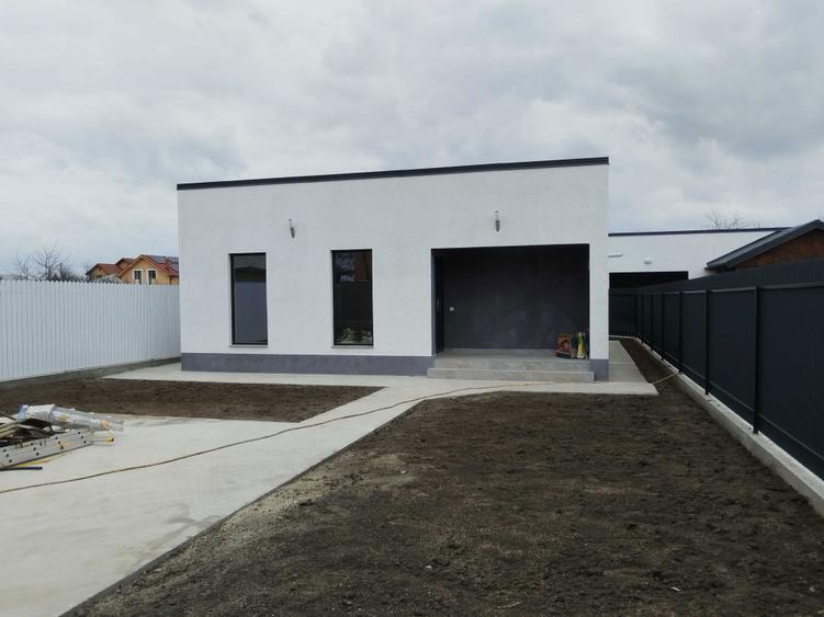 Casa noua de vanzare cu utilitati: gaze, curent, apa si canalizare - 1