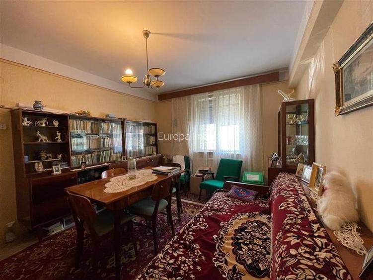 Apartament 3 camere de vanzare zona centrala Tulcea