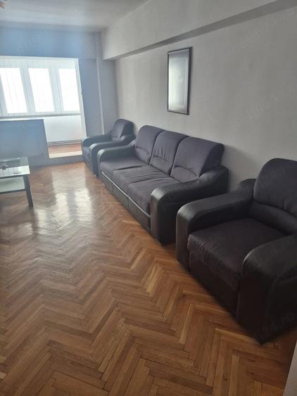 Apartament cu 3 camere decomandat în Aradului