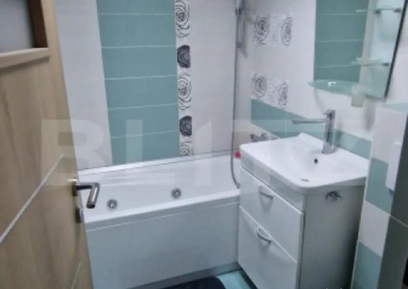 Apartament 3 camere, 57 mp, zona Micro 1 - 8