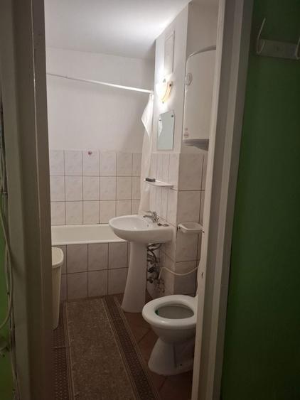 Inchiriez garsoniera - 3