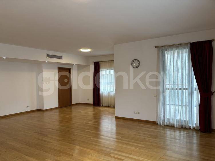 Apartament cu 4 camere in complex rezidential - 2