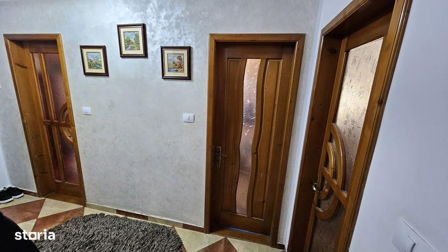 Apartament 2 camere, decomandat, etaj 2, spatios - 8