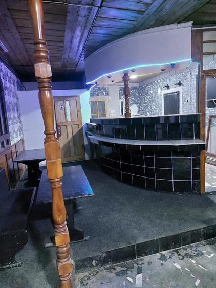 Inchiriez spatiu - 3