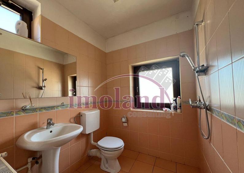 Casa 15 camere cu parcare mare - Jiului - 6