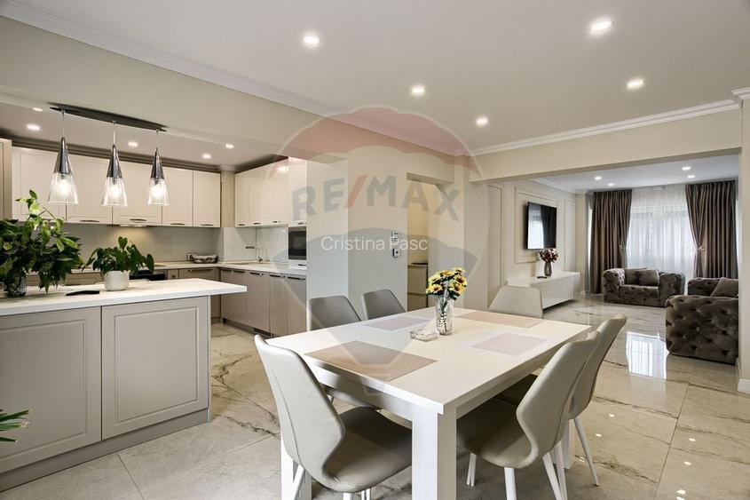 Apartament spectaculos de vanzare: 4 camere, 2 bai, zona Vlaicu Apartament spectaculos de vanzare: 4 camere, 2 bai, zona Vlaicu