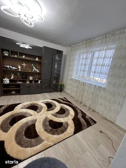 De vanzare casa in Roman ZON 5 DRUMURI , 92.000euro - 2