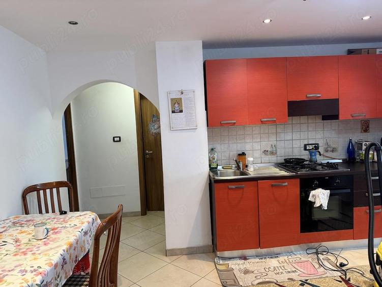 Vand apartament in caransebes etaj 1 - 3