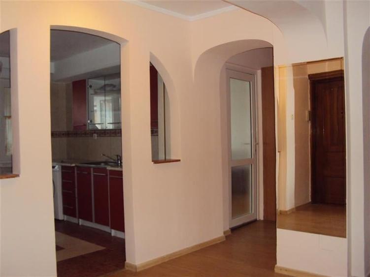 Inchiriez apartament 4 camere, et 2, semimobilat, zona Teatru - 12