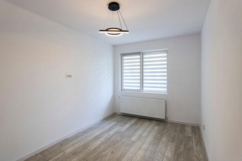 Apartament cu 3 camere semidecomandat în Drumul Taberei
