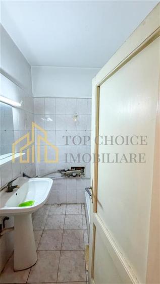 GARSONIERA SPATIOASA CU PARCARE SI BOXA - STEFAN CEL MARE - PARTER INALT - BLOC - 13