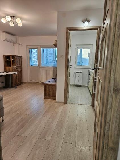 Vând garsonieră bulevardul Basarabia - 4