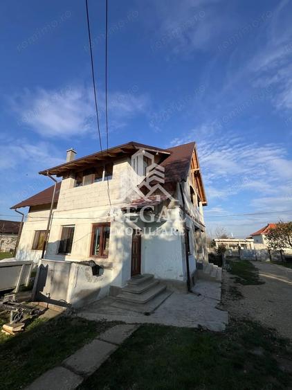 Casa spa?ioasa de vanzare in Ru?i pentru locuin?a sau investitie - 10