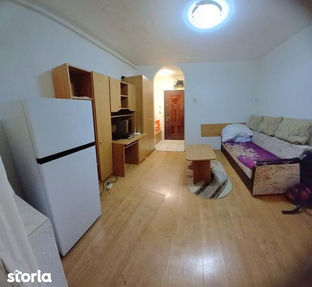 Inchiriez garsoniera Tractorul - 2