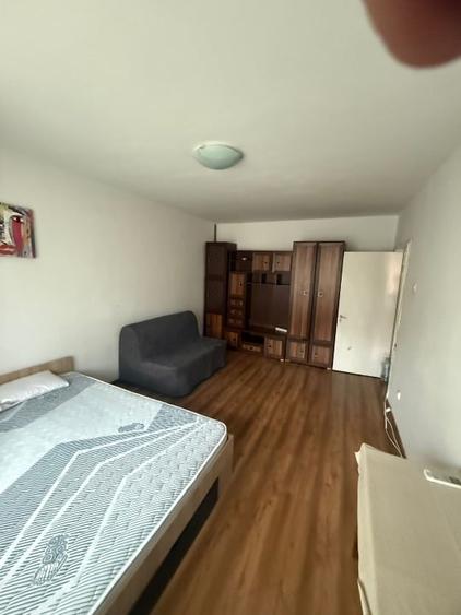 Inchiriez garsoniera mare decomandata Dristor - 5